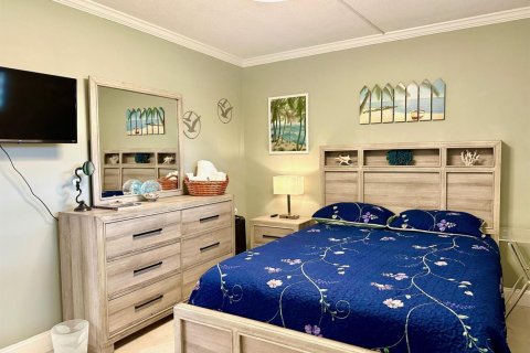 Condo in Lake Worth, Florida, 2 bedrooms № 2247131 - photo 19