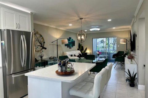 Condo in Lake Worth, Florida, 2 bedrooms № 2247131 - photo 4
