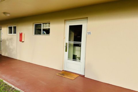Condo in Lake Worth, Florida, 2 bedrooms № 2247131 - photo 22