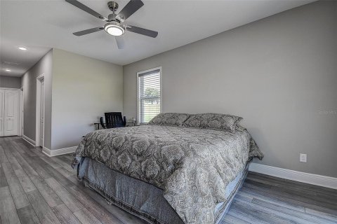 House in Thonotosassa, Florida 5 bedrooms, 338.91 sq.m. № 1721146 - photo 24