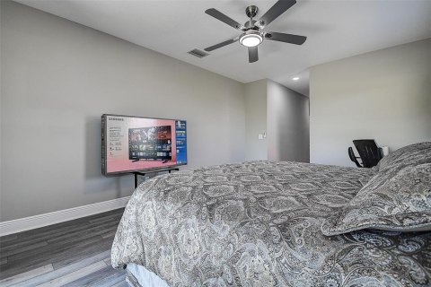 House in Thonotosassa, Florida 5 bedrooms, 338.91 sq.m. № 1721146 - photo 23