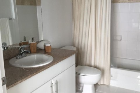 Снять в аренду кондоминиум в Майами, Флорида 2 спальни, № 1964981 - фото 22