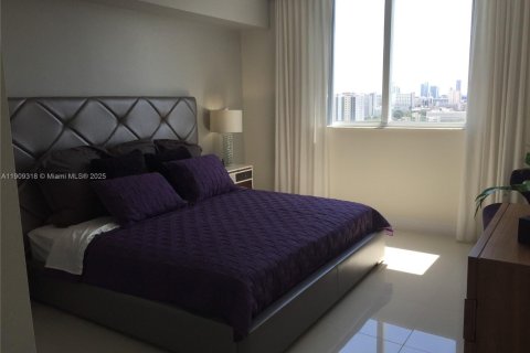 Снять в аренду кондоминиум в Майами, Флорида 2 спальни, № 1964981 - фото 3
