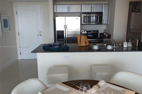 Снять в аренду кондоминиум в Майами, Флорида 2 спальни, № 1964981 - фото 15