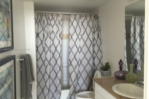 Снять в аренду кондоминиум в Майами, Флорида 2 спальни, № 1964981 - фото 6