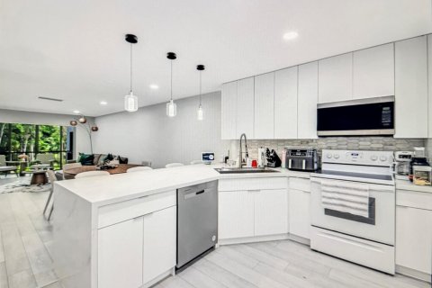 Condo in Boca Raton, Florida, 2 bedrooms № 2281760