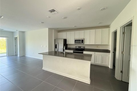 Casa en alquiler en Davenport, Florida, 5 dormitorios, 225.75 m2 № 1853087 - foto 9