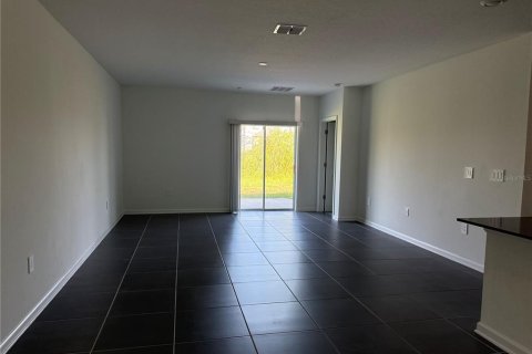 Casa en alquiler en Davenport, Florida, 5 dormitorios, 225.75 m2 № 1853087 - foto 3