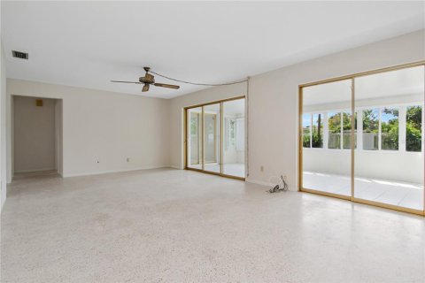 Villa ou maison à vendre à Saint Petersburg, Floride: 2 chambres, 114.83 m2 № 2396686 - photo 11
