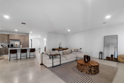 Townhouse in Miami, Florida 4 bedrooms, 235.41 sq.m. № 1644813 - photo 10