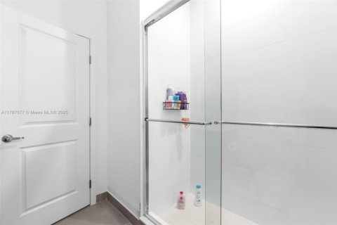 Townhouse in Miami, Florida 4 bedrooms, 235.41 sq.m. № 1644813 - photo 26