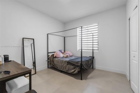 Townhouse in Miami, Florida 4 bedrooms, 235.41 sq.m. № 1644813 - photo 27