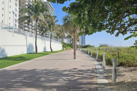 Condominio en venta en Miami Beach, Florida, 2 dormitorios, 76.55 m2 № 1774440 - foto 7