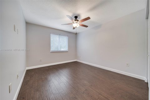 Villa ou maison à louer à Doral, Floride: 4 chambres, 293.76 m2 № 2004234 - photo 23