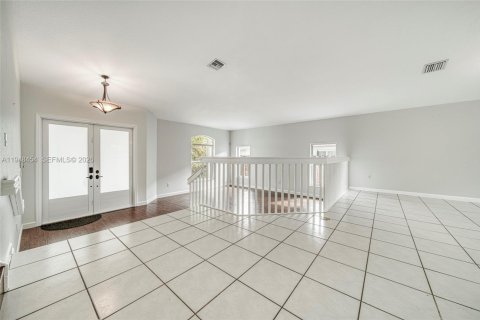 Villa ou maison à louer à Doral, Floride: 4 chambres, 293.76 m2 № 2004234 - photo 6