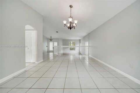Villa ou maison à louer à Doral, Floride: 4 chambres, 293.76 m2 № 2004234 - photo 8