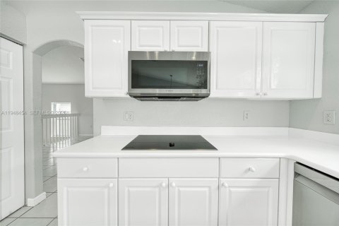 Villa ou maison à louer à Doral, Floride: 4 chambres, 293.76 m2 № 2004234 - photo 15