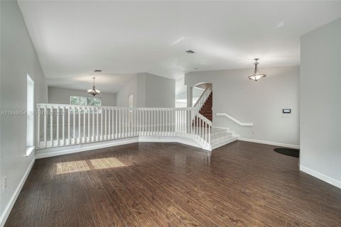 Villa ou maison à louer à Doral, Floride: 4 chambres, 293.76 m2 № 2004234 - photo 3