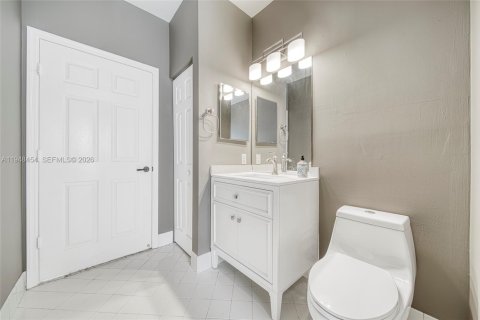 Villa ou maison à louer à Doral, Floride: 4 chambres, 293.76 m2 № 2004234 - photo 19