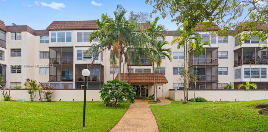 Condo in Plantation, Florida, 2 bedrooms № 1764937