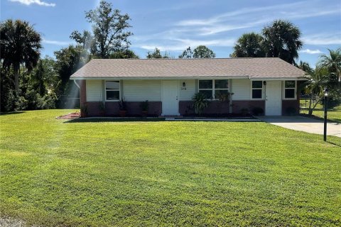 Casa en venta en Port Charlotte, Florida, 2 dormitorios, 92.16 m2 № 1912619 - foto 1