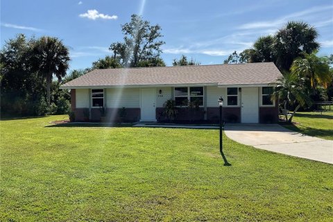 Casa en venta en Port Charlotte, Florida, 2 dormitorios, 92.16 m2 № 1912619 - foto 2