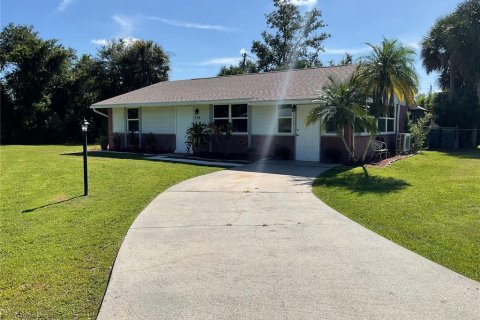 Casa en venta en Port Charlotte, Florida, 2 dormitorios, 92.16 m2 № 1912619 - foto 3