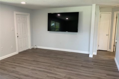 Casa en venta en Port Charlotte, Florida, 2 dormitorios, 92.16 m2 № 1912619 - foto 15