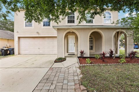 House in Davenport, Florida 4 bedrooms, 280.01 sq.m. № 2138575