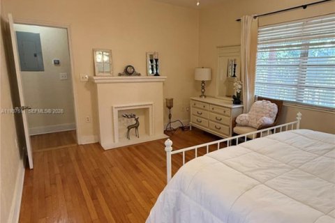 Condo in Miami Beach, Florida, 1 bedroom  № 1995501 - photo 8