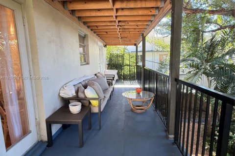 Condo in Miami Beach, Florida, 1 bedroom  № 1995501 - photo 11