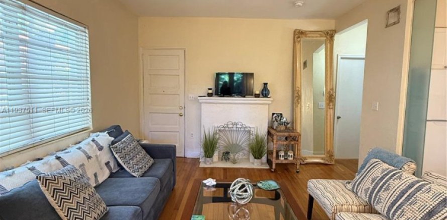 Condo in Miami Beach, Florida, 1 bedroom  № 1995501
