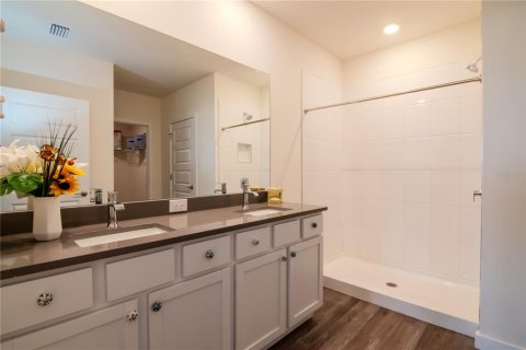 House in Wesley Chapel, Florida 4 bedrooms, 171.5 sq.m. № 1759761 - photo 10