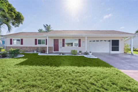 Villa ou maison à vendre à Summerfield, Floride: 2 chambres, 93.65 m2 № 1913667 - photo 1