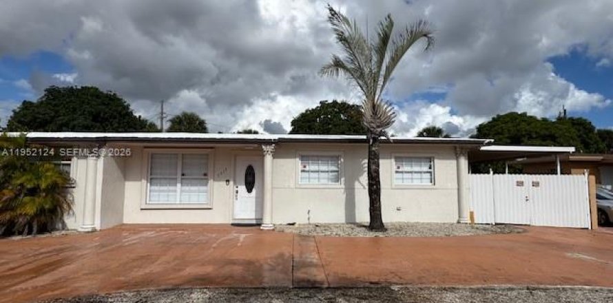 Casa en Miami Gardens, Florida 3 dormitorios, 178.47 m2 № 2006472