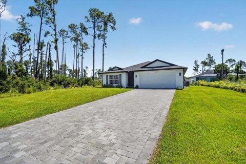 House in North Port, Florida 3 bedrooms, 144.18 sq.m. № 2155661 - photo 5