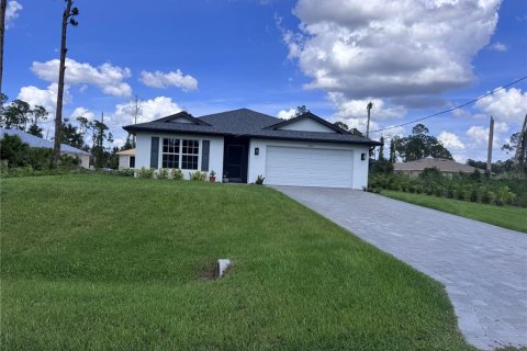 House in North Port, Florida 3 bedrooms, 144.18 sq.m. № 2155661 - photo 2