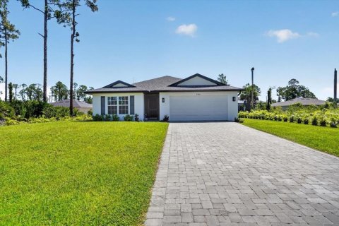 House in North Port, Florida 3 bedrooms, 144.18 sq.m. № 2155661 - photo 3