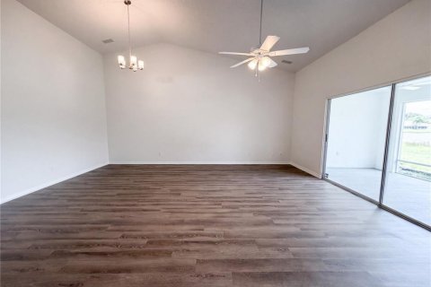 Condo in Sun City Center, Florida, 2 bedrooms  № 2235964 - photo 5