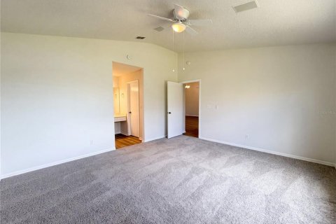 Condo in Sun City Center, Florida, 2 bedrooms  № 2235964 - photo 12