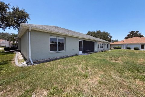 Condo in Sun City Center, Florida, 2 bedrooms  № 2235964 - photo 23