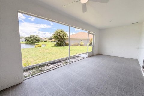 Condo in Sun City Center, Florida, 2 bedrooms  № 2235964 - photo 21