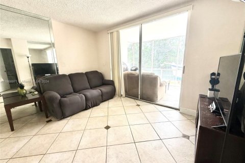 Condominio en venta en North Miami Beach, Florida, 2 dormitorios, 100.61 m2 № 1495148 - foto 12