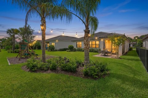 Villa ou maison à Port St. Lucie, Floride 4 chambres, 169.83 m2 № 2353136