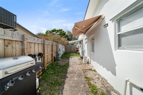 Купить виллу или дом в Пемброк-Пайнс, Флорида 4 спальни, 174.93м2, № 2049282 - фото 25