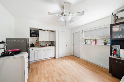 Купить виллу или дом в Пемброк-Пайнс, Флорида 4 спальни, 174.93м2, № 2049282 - фото 27