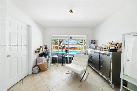 Купить виллу или дом в Пемброк-Пайнс, Флорида 4 спальни, 174.93м2, № 2049282 - фото 14