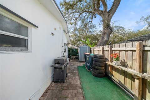 Купить виллу или дом в Пемброк-Пайнс, Флорида 4 спальни, 174.93м2, № 2049282 - фото 19