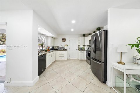 Купить виллу или дом в Пемброк-Пайнс, Флорида 4 спальни, 174.93м2, № 2049282 - фото 7