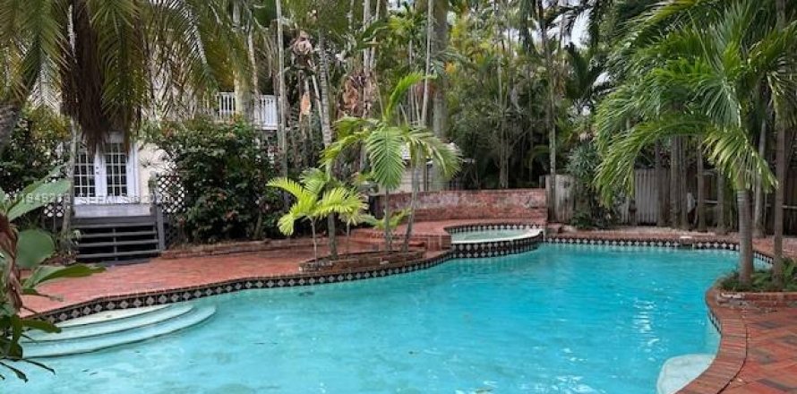 Дом в Майами, Флорида 3 спальни, 302.86м2 № 2004912